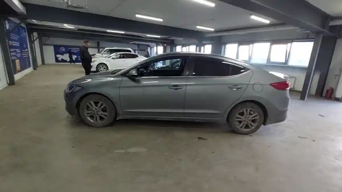 Hyundai Elantra 2018 года за 7 500 000 тг. в Астана