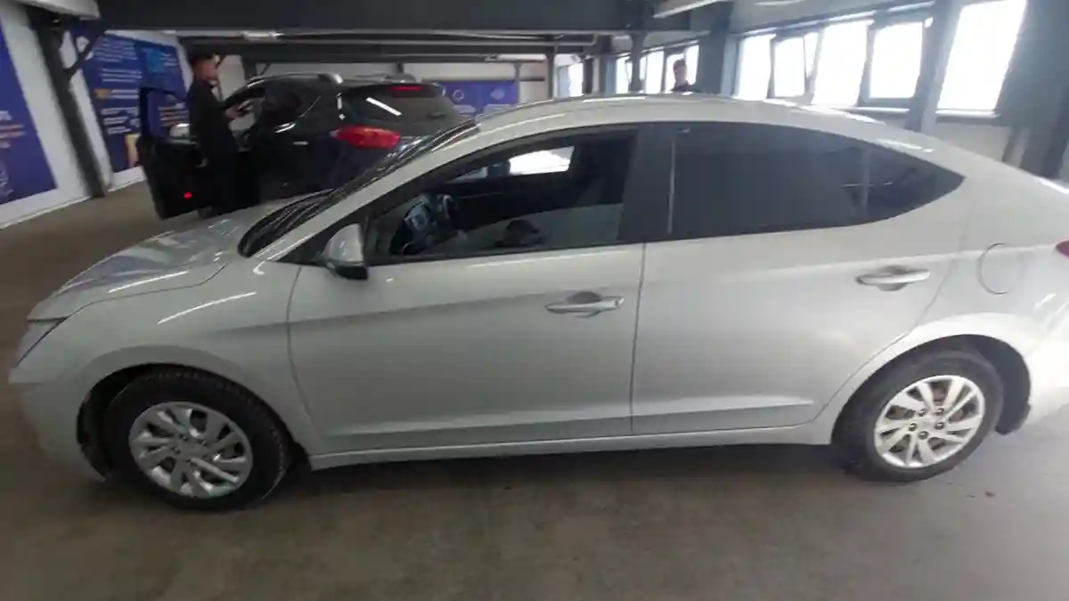 Hyundai Elantra 2019 года за 8 200 000 тг. в Астана