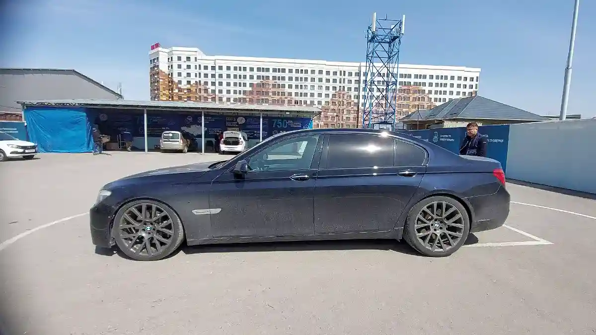 BMW 7 серии 2011 года за 13 000 000 тг. в Шымкент