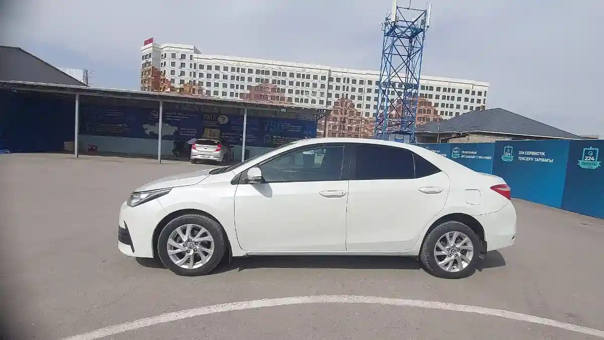 Toyota Corolla 2018 года за 8 500 000 тг. в Шымкент