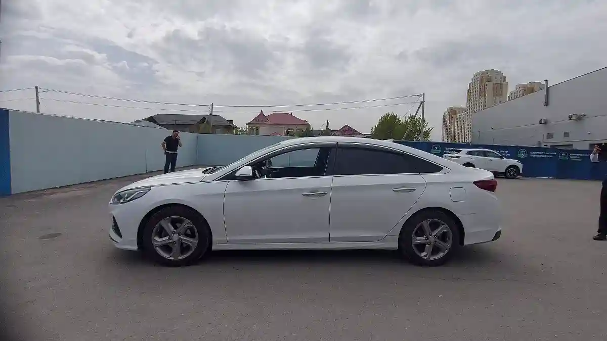 Hyundai Sonata 2019 года за 9 600 000 тг. в Шымкент
