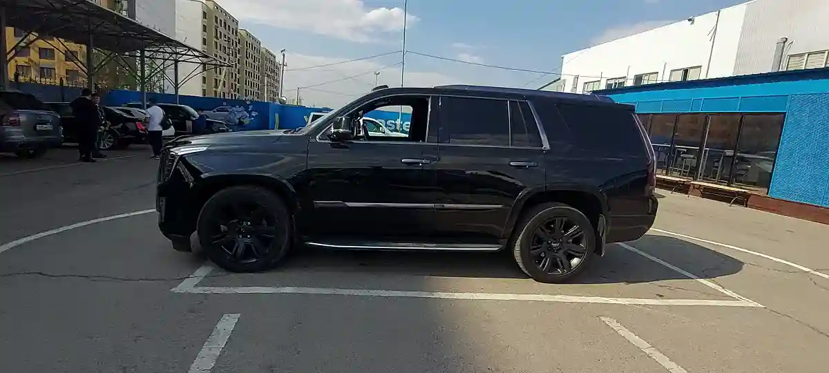 Cadillac Escalade 2016 года за 28 000 000 тг. в Алматы