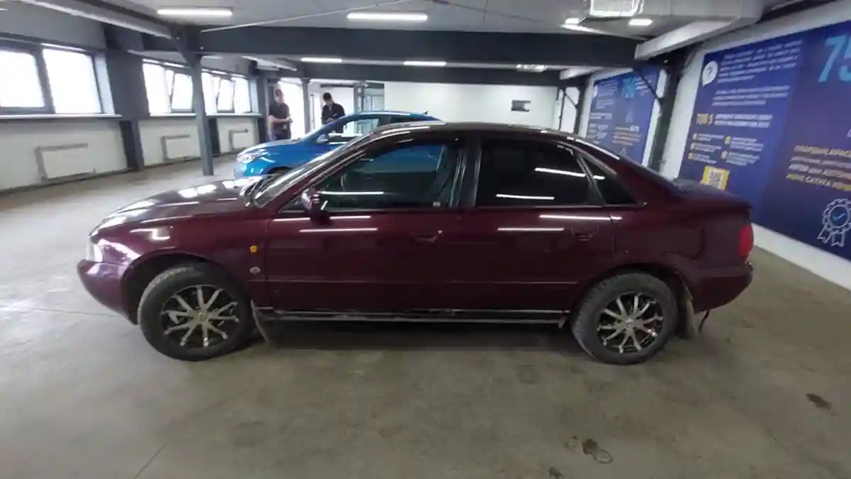 Audi A4 1997 года за 1 800 000 тг. в Астана