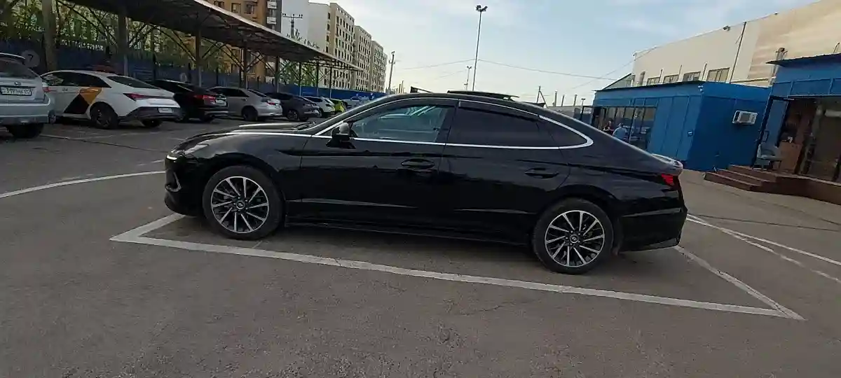 Hyundai Sonata 2021 года за 16 000 000 тг. в Алматы