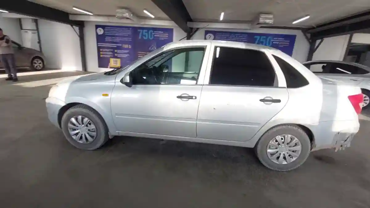LADA (ВАЗ) Granta 2013 года за 1 500 000 тг. в Астана