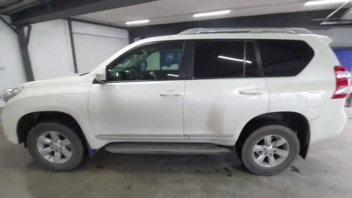 Toyota Land Cruiser Prado 2013 года за 17 500 000 тг. в Астана