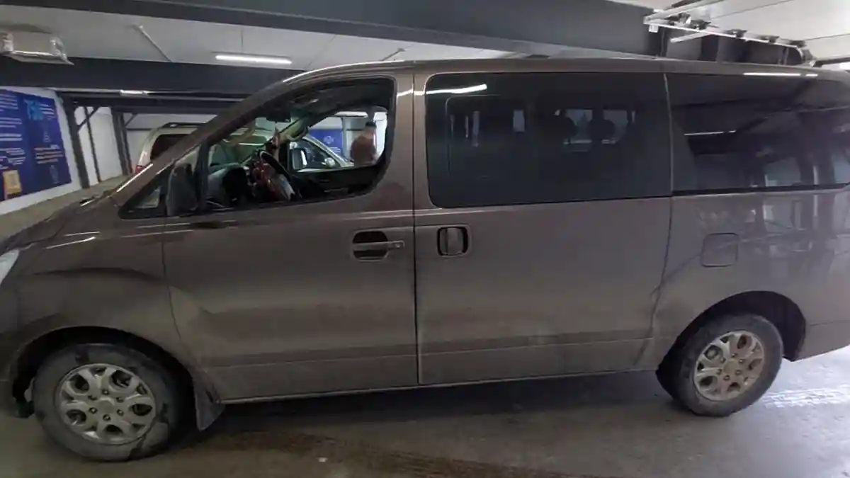 Hyundai H-1 2012 года за 11 000 000 тг. в Астана