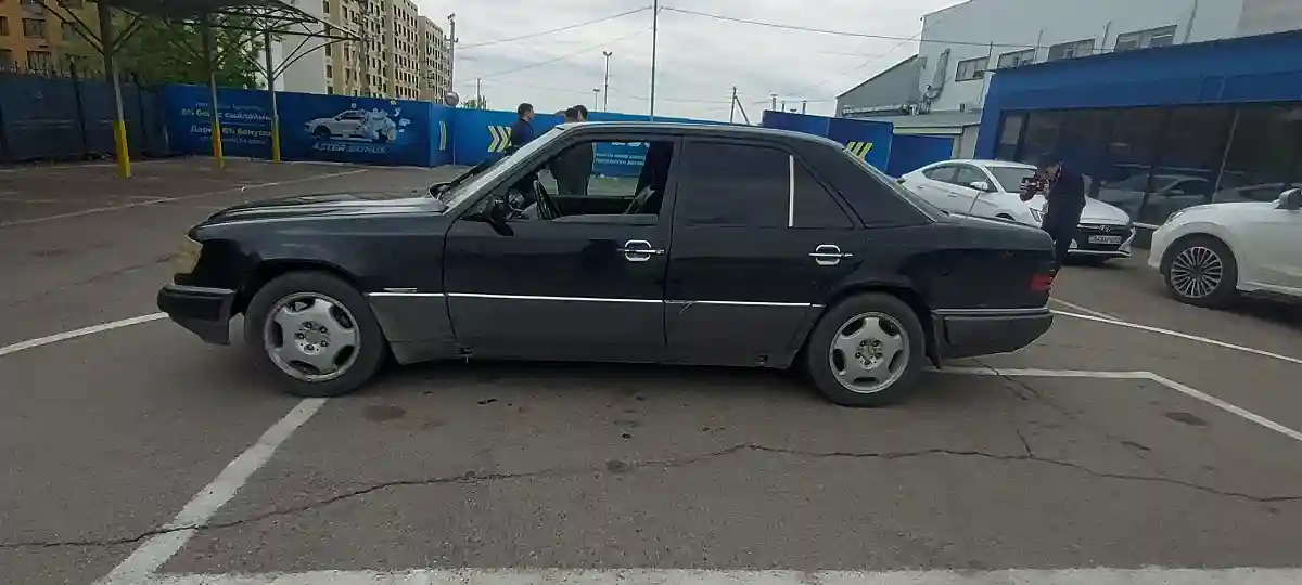 Mercedes-Benz W124 1993 года за 1 300 000 тг. в Алматы