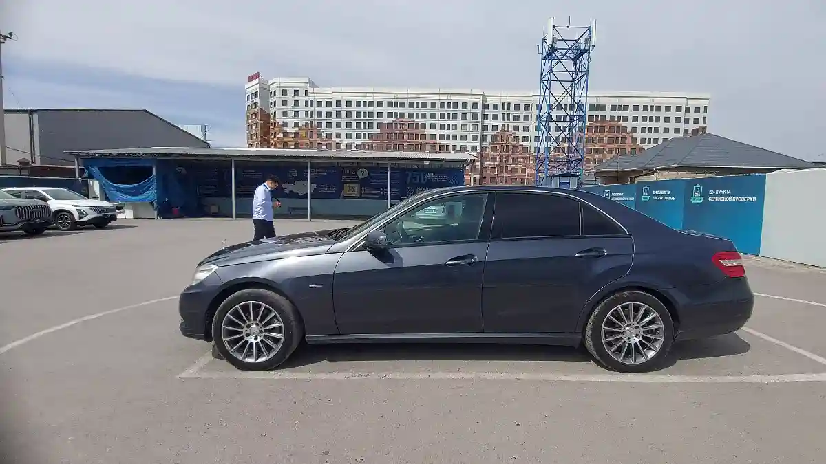 Mercedes-Benz E-Класс 2011 года за 9 000 000 тг. в Шымкент