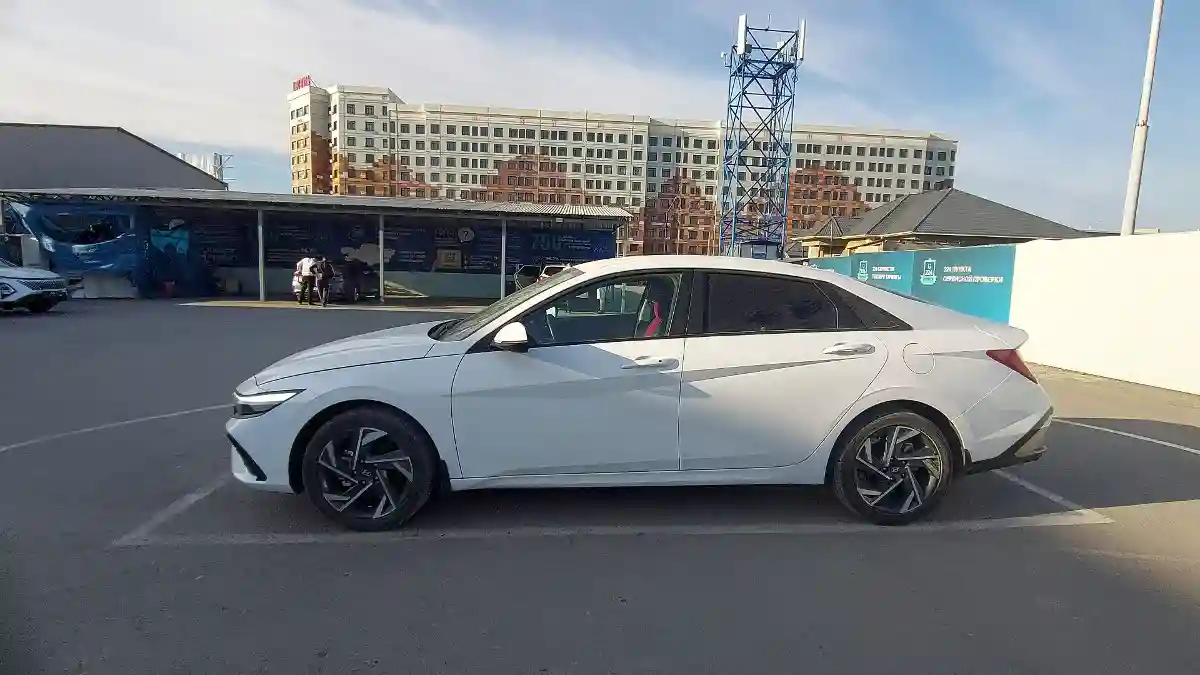 Hyundai Elantra 2023 года за 10 500 000 тг. в Шымкент