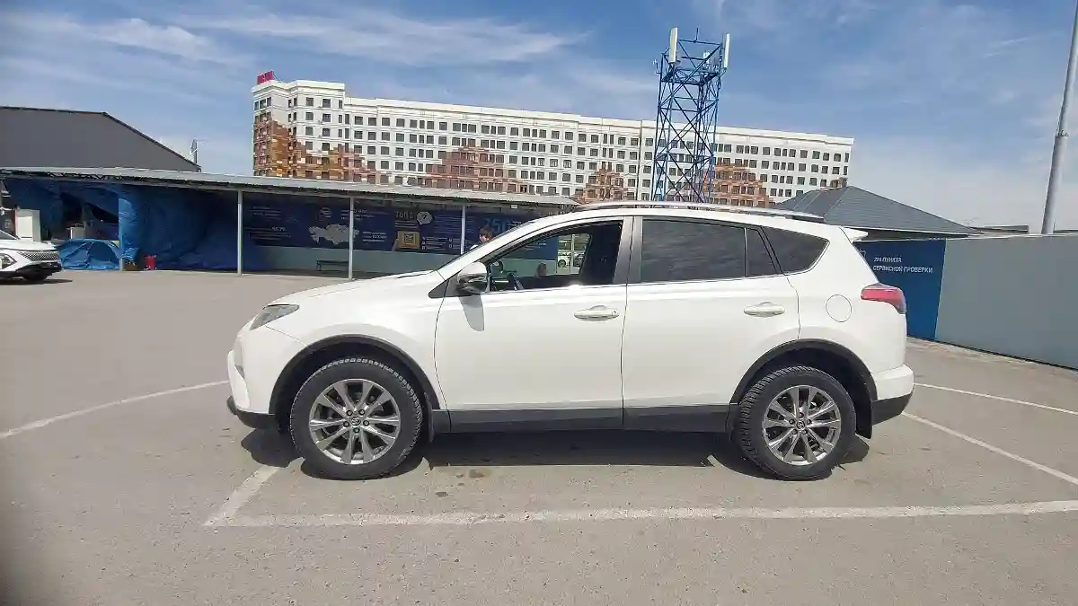 Toyota RAV4 2015 года за 14 500 000 тг. в Шымкент