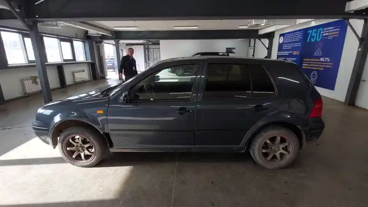 Volkswagen Golf 1999 года за 1 800 000 тг. в Астана