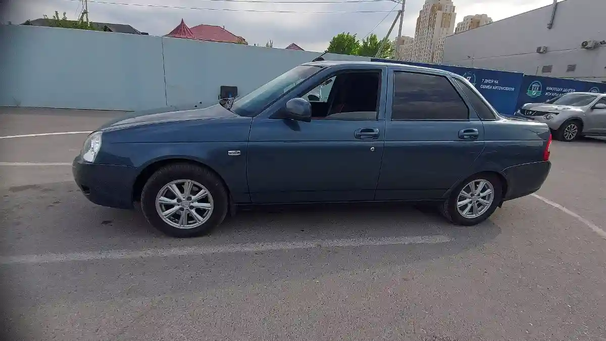 LADA (ВАЗ) Priora 2015 года за 3 000 000 тг. в Шымкент