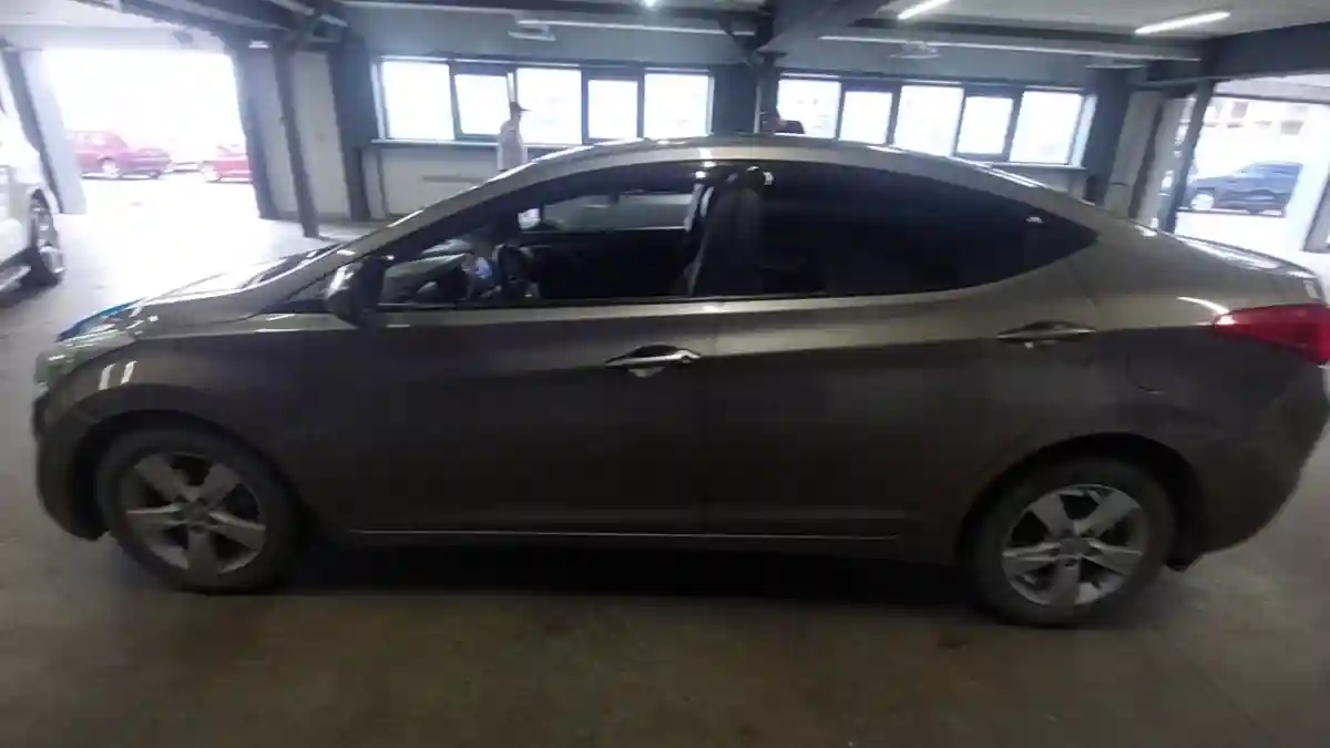 Hyundai Elantra 2012 года за 6 000 000 тг. в Астана
