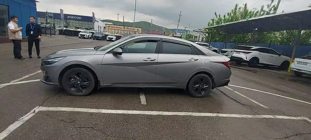 Hyundai Elantra 2023 года за 10 200 000 тг. в Алматы