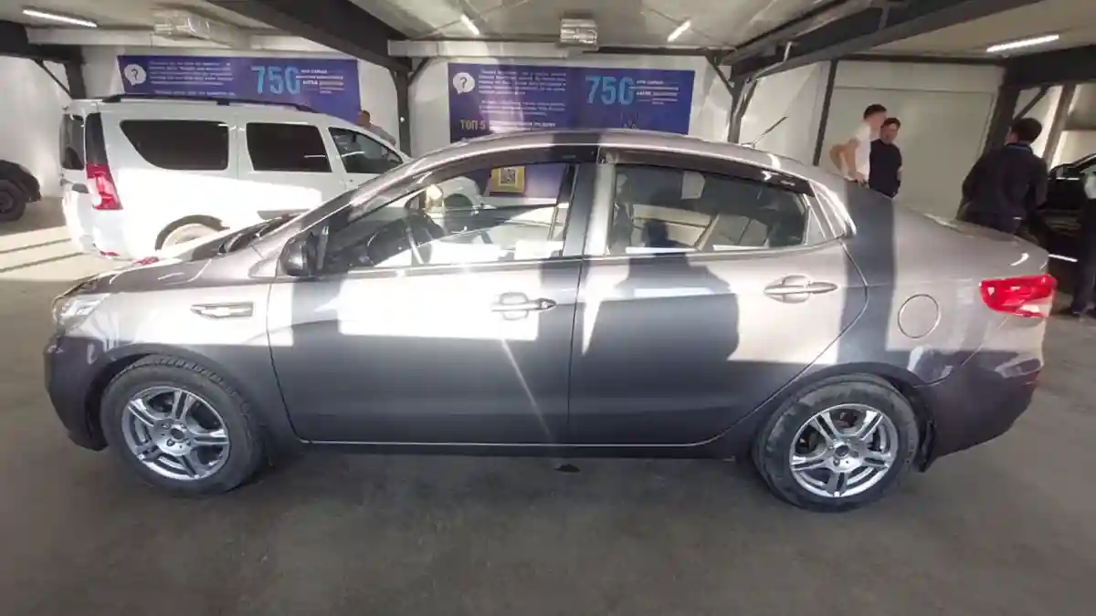Kia Rio 2015 года за 5 600 000 тг. в Астана