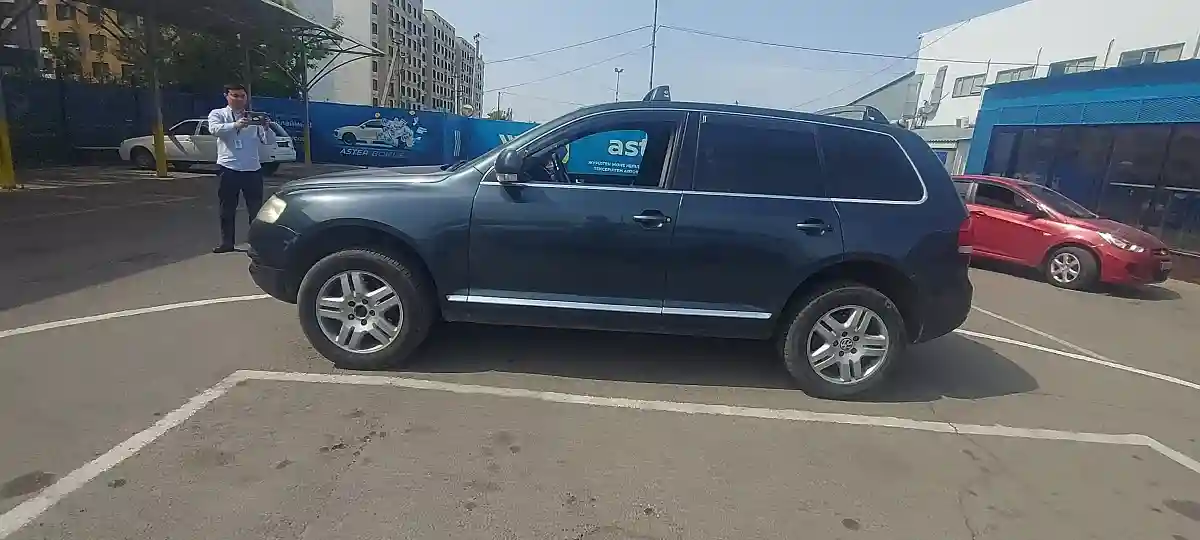 Volkswagen Touareg 2004 года за 4 000 000 тг. в Алматы