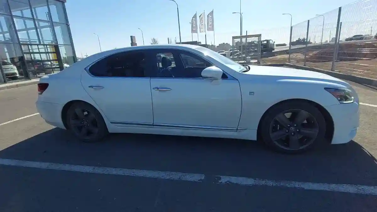 Lexus LS 2013 года за 14 000 000 тг. в Алматы
