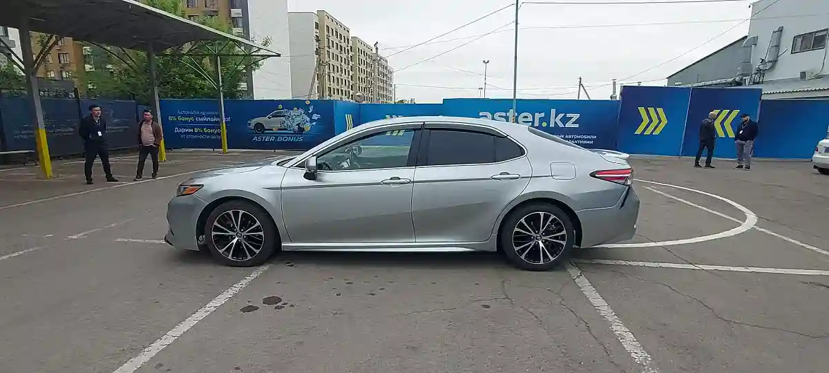 Toyota Camry 2017 года за 11 000 000 тг. в Алматы