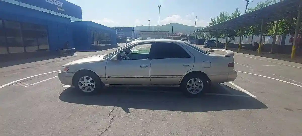 Toyota Camry 1998 года за 3 000 000 тг. в Алматы