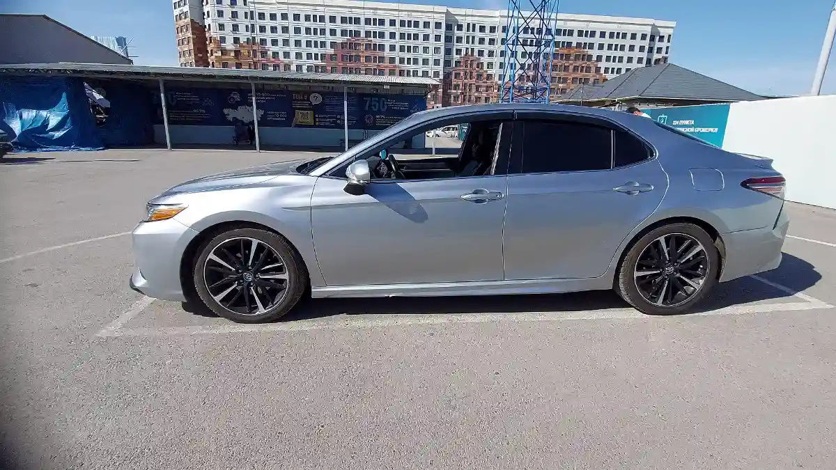 Toyota Camry 2019 года за 9 500 000 тг. в Шымкент