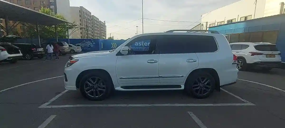 Lexus LX 2012 года за 24 000 000 тг. в Алматы