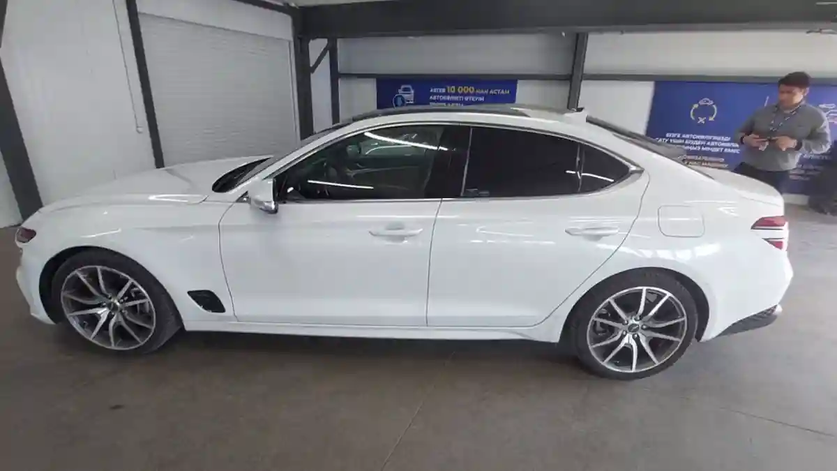 Genesis G70 2021 года за 15 600 000 тг. в Астана