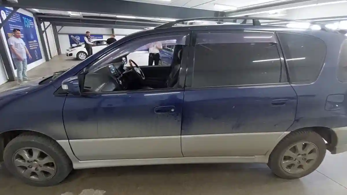 Toyota Ipsum 1997 года за 4 700 000 тг. в Астана