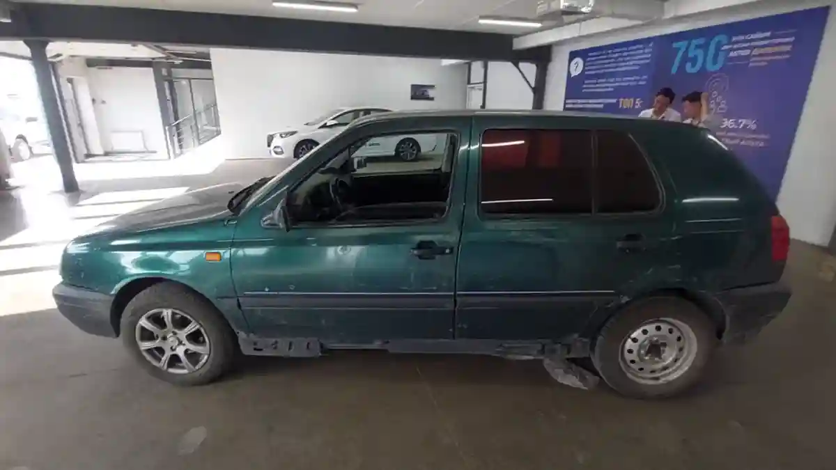 Volkswagen Golf 1995 года за 1 500 000 тг. в Астана
