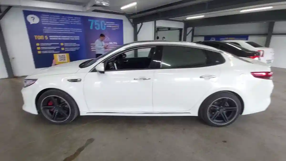 Kia K5 2016 года за 11 000 000 тг. в Астана