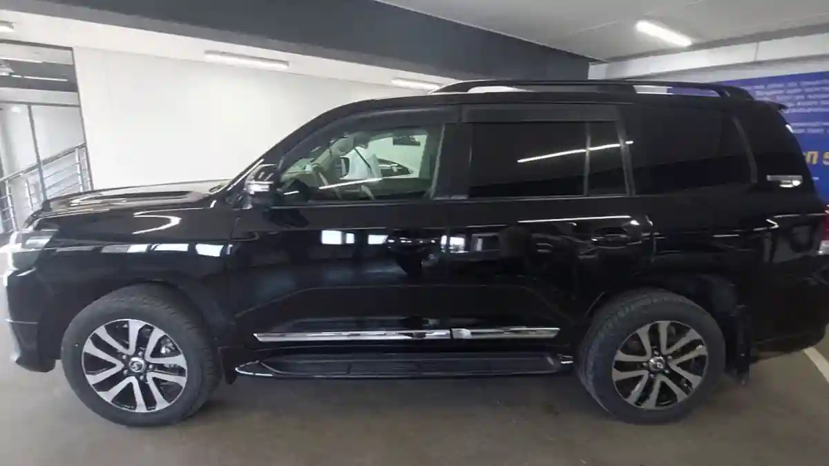 Toyota Land Cruiser 2008 года за 25 000 000 тг. в Астана