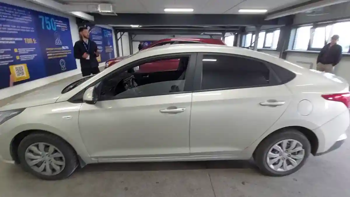 Hyundai Solaris 2020 года за 7 500 000 тг. в Астана