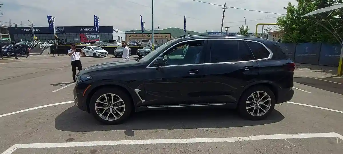 BMW X5 2023 года за 50 000 000 тг. в Алматы