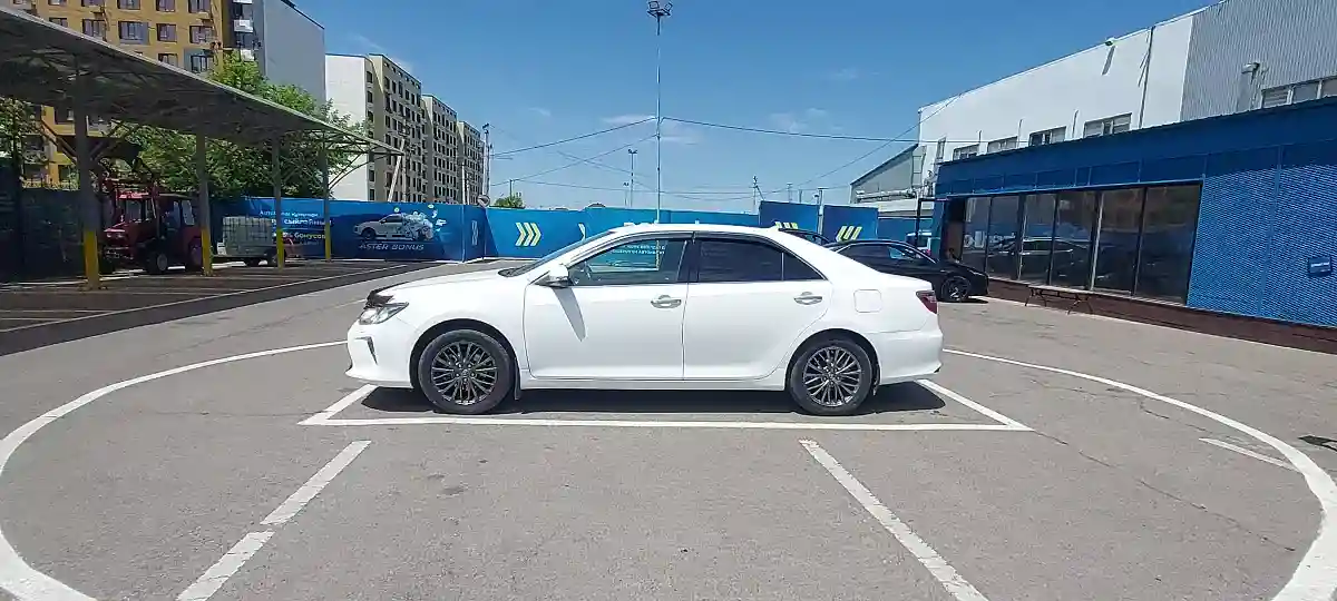 Toyota Camry 2015 года за 12 500 000 тг. в Алматы