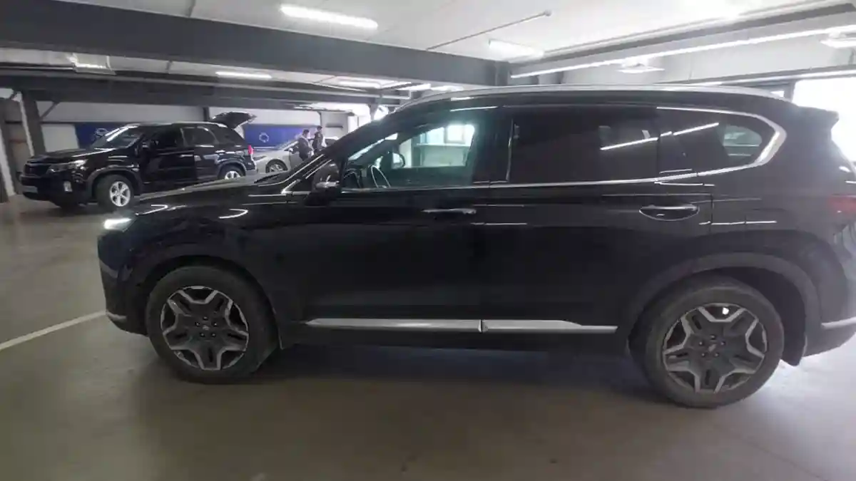 Hyundai Santa Fe 2023 года за 16 500 000 тг. в Астана