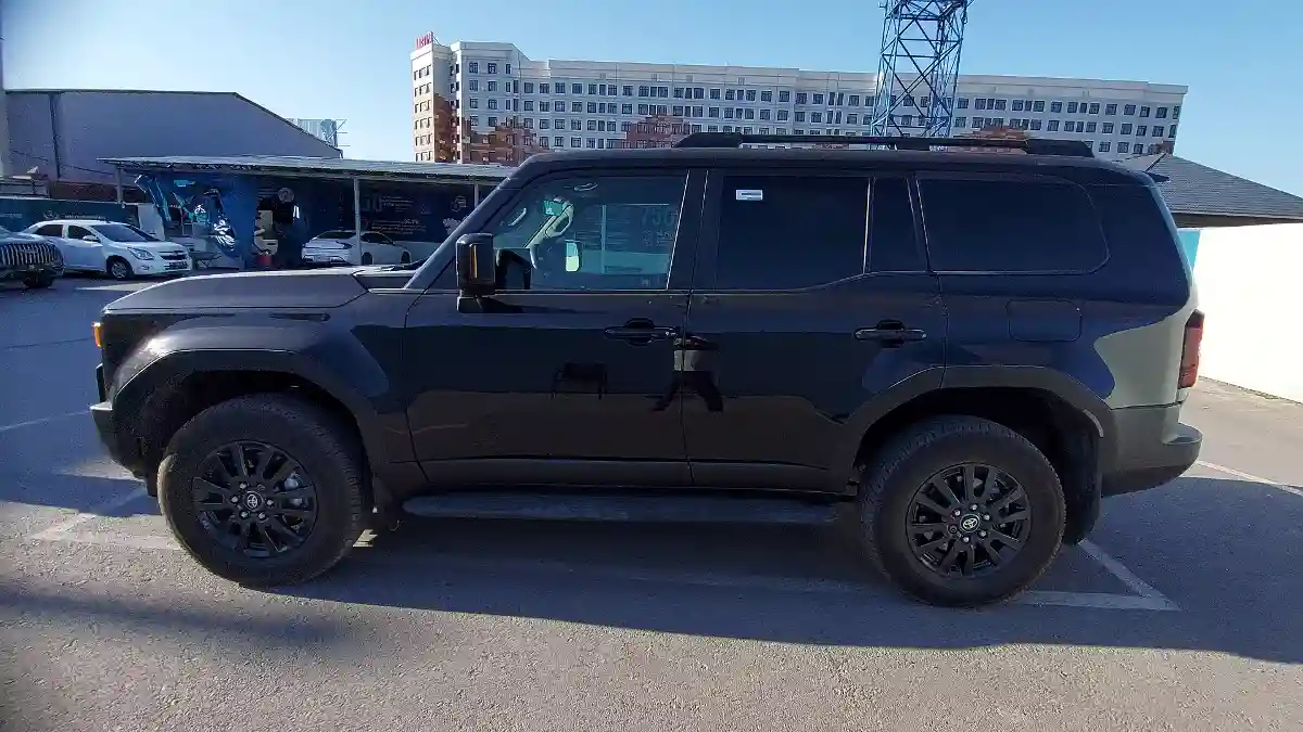 Toyota Land Cruiser Prado 2024 года за 33 000 000 тг. в Шымкент