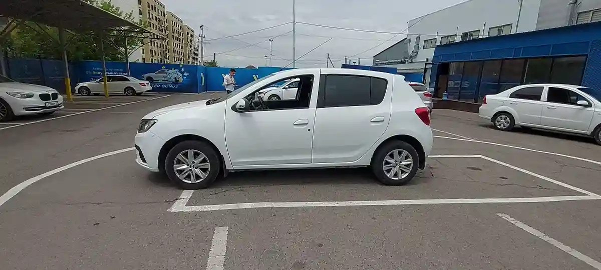 Renault Sandero 2020 года за 4 000 000 тг. в Алматы