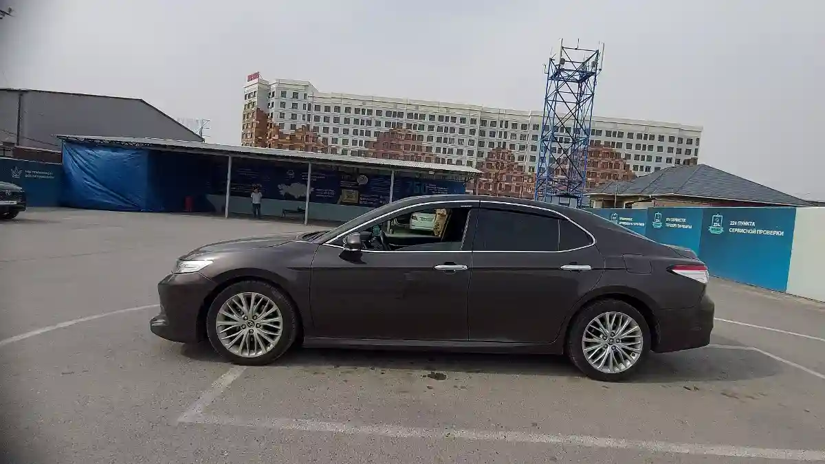 Toyota Camry 2019 года за 14 000 000 тг. в Шымкент