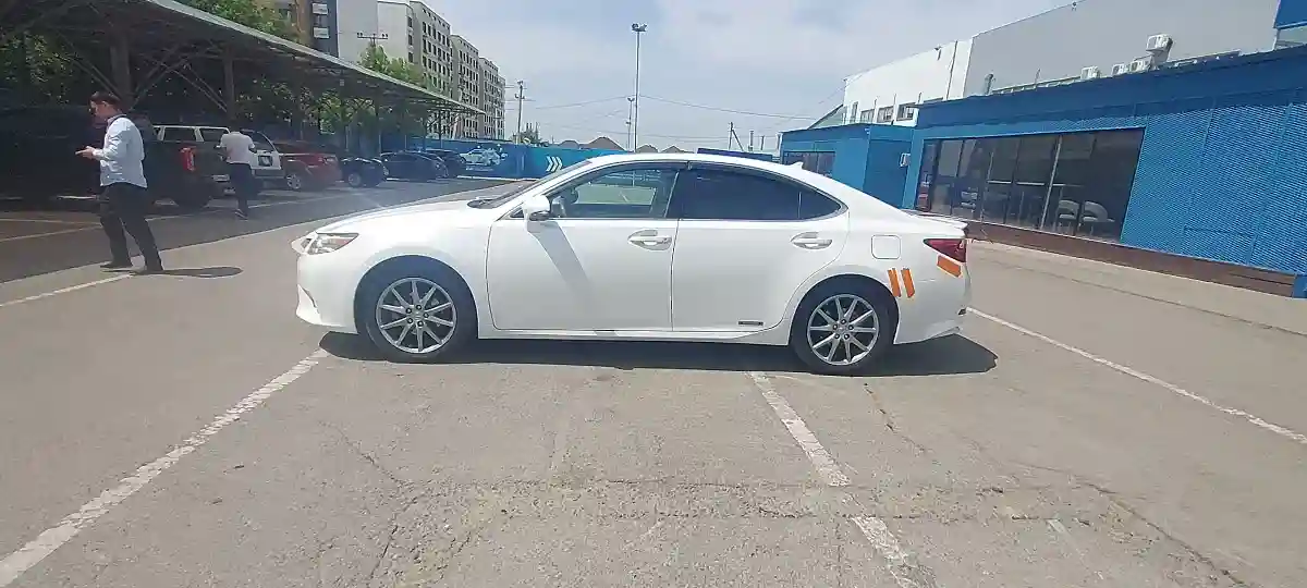 Lexus ES 2013 года за 11 000 000 тг. в Алматы