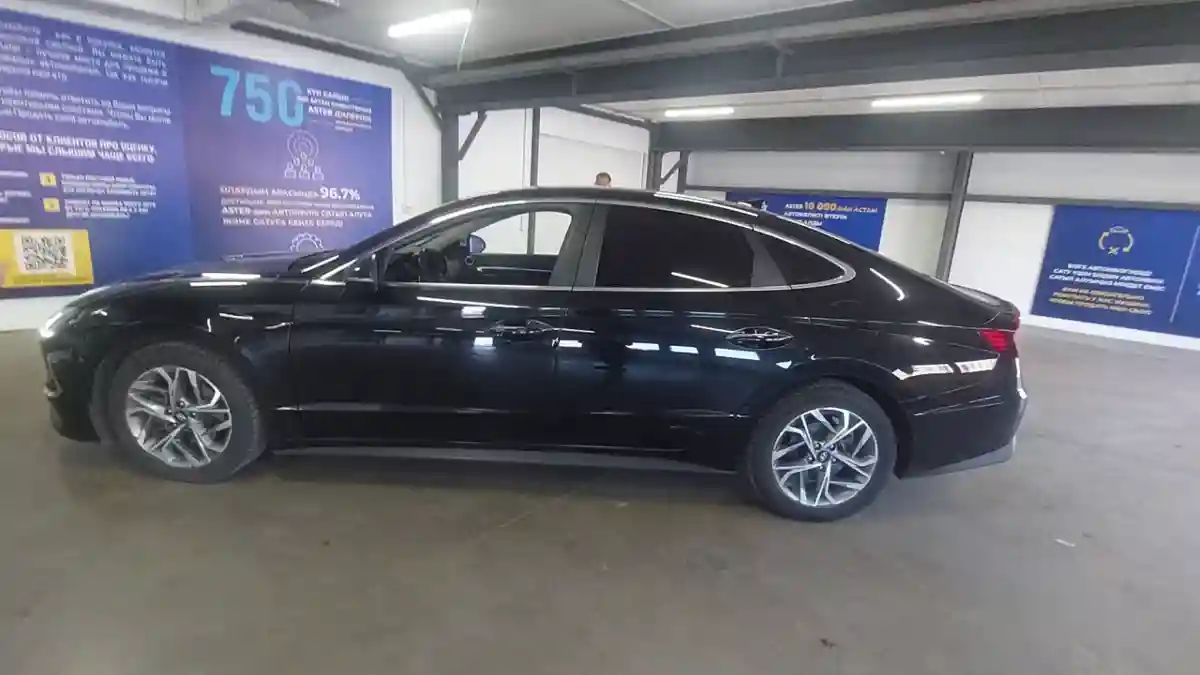 Hyundai Sonata 2019 года за 10 000 000 тг. в Астана