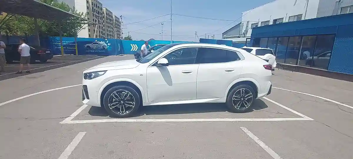 BMW X2 2024 года за 36 000 000 тг. в Алматы
