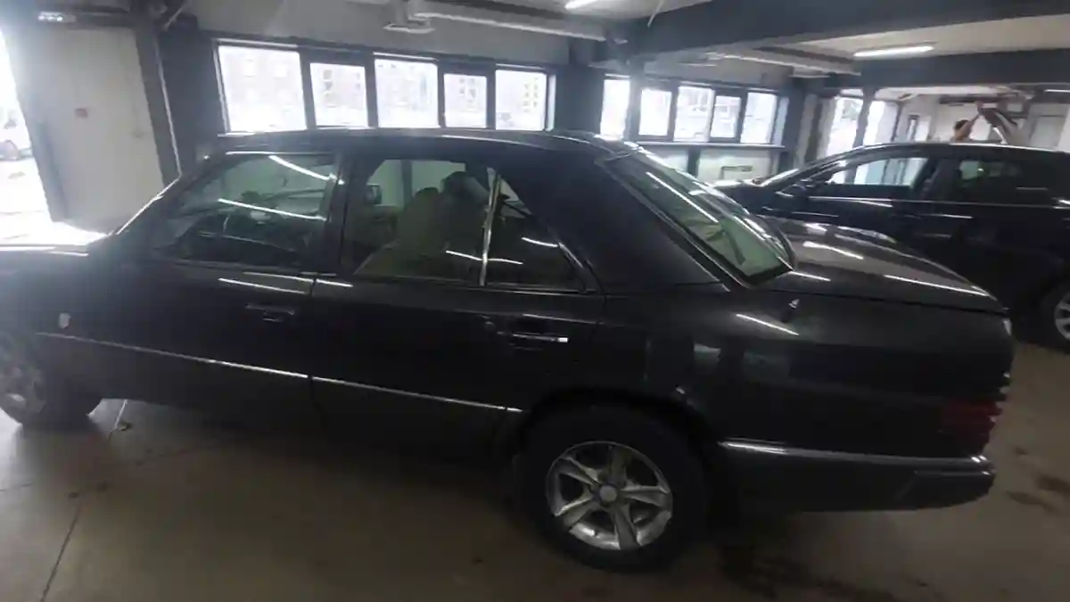 Mercedes-Benz W124 1991 года за 1 900 000 тг. в Астана