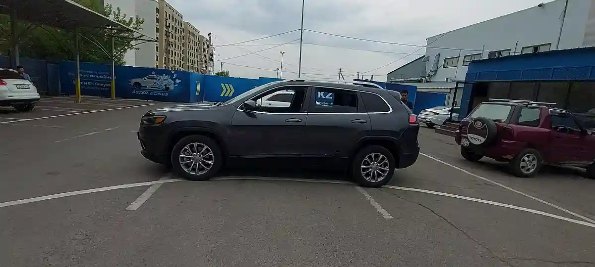 Jeep Cherokee 2018 года за 9 000 000 тг. в Алматы