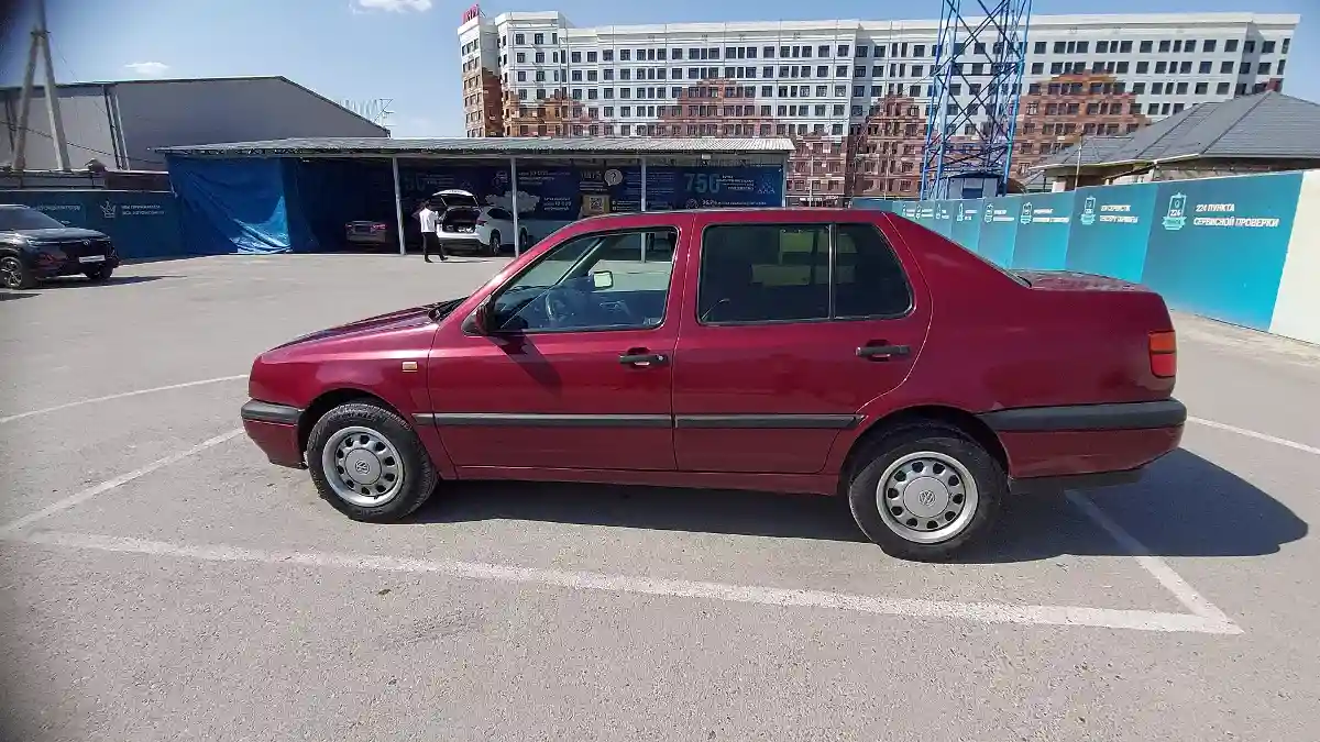 Volkswagen Vento 1994 года за 1 800 000 тг. в Шымкент