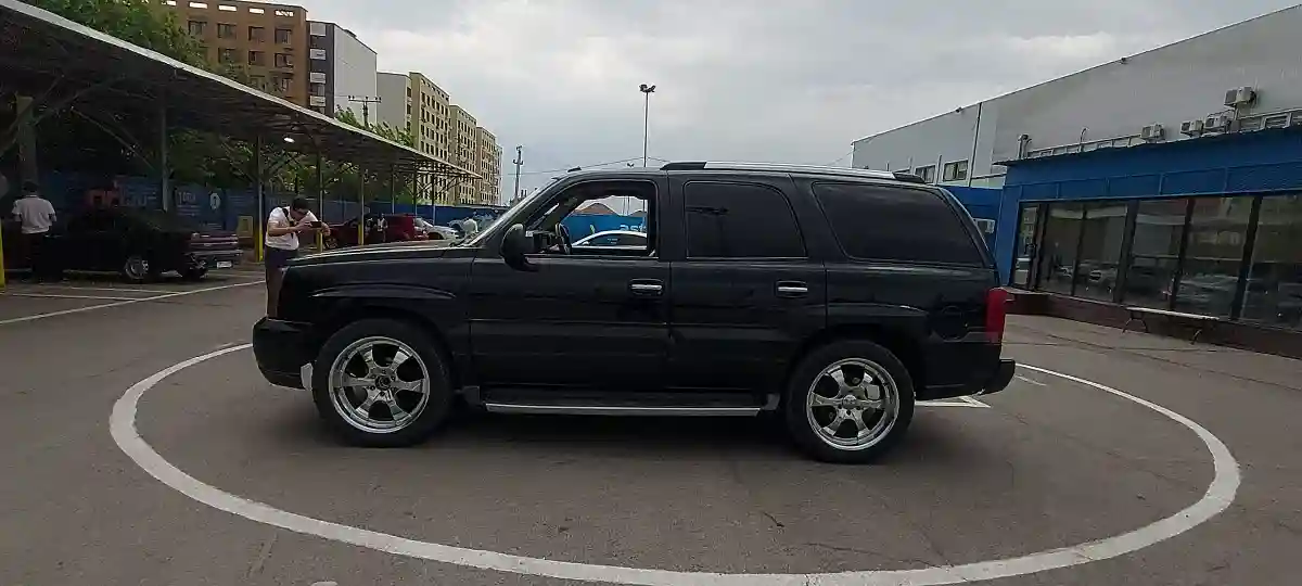 Cadillac Escalade 2003 года за 6 000 000 тг. в Алматы