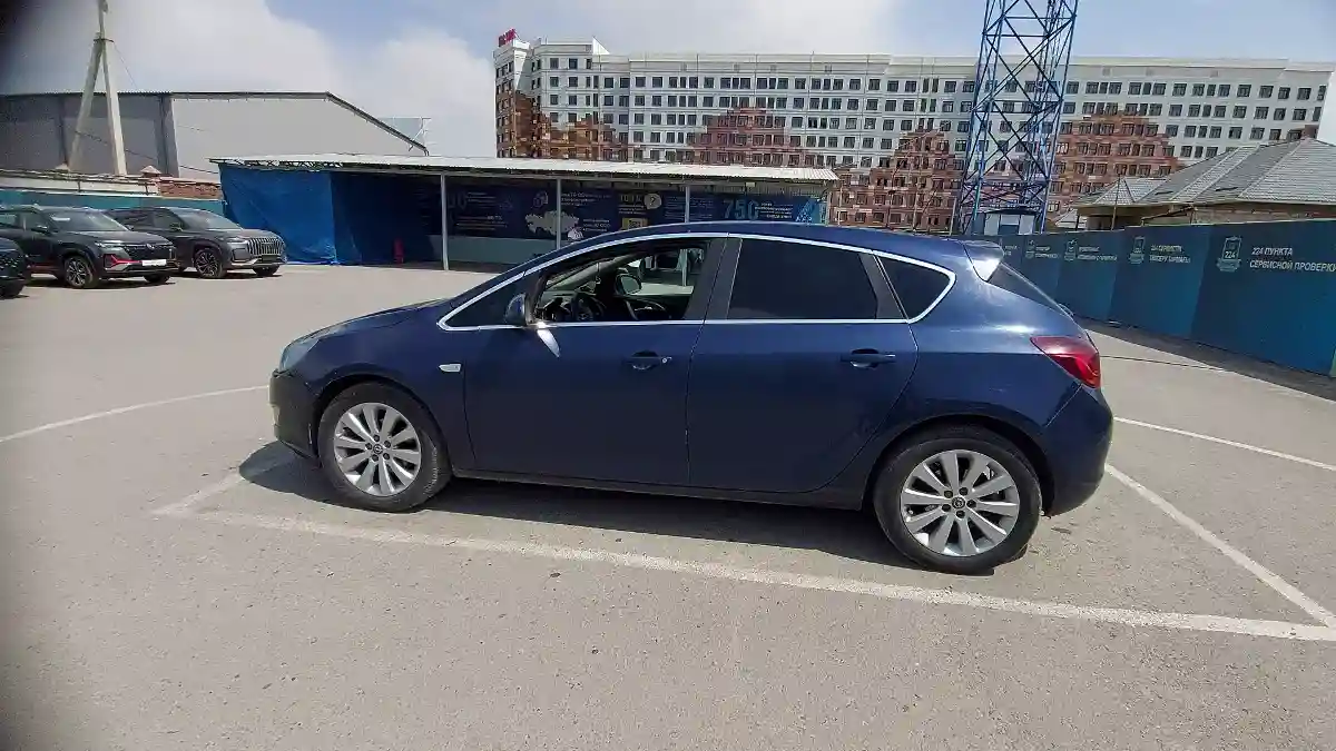 Opel Astra 2011 года за 3 800 000 тг. в Шымкент