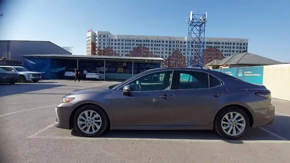 Toyota Camry 2022 года за 14 500 000 тг. в Шымкент