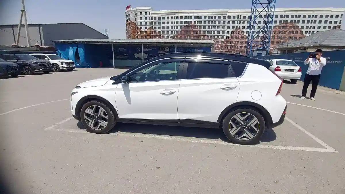 Hyundai Bayon 2023 года за 10 000 000 тг. в Шымкент