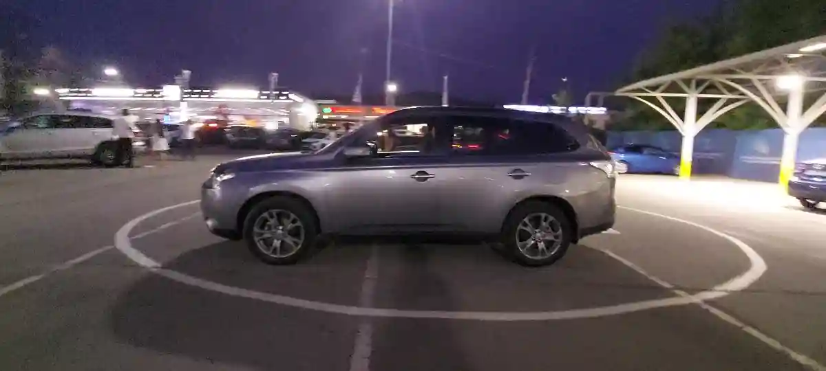 Mitsubishi Outlander 2012 года за 7 500 000 тг. в Алматы