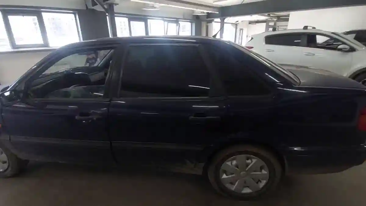 Volkswagen Passat 1996 года за 800 000 тг. в Астана